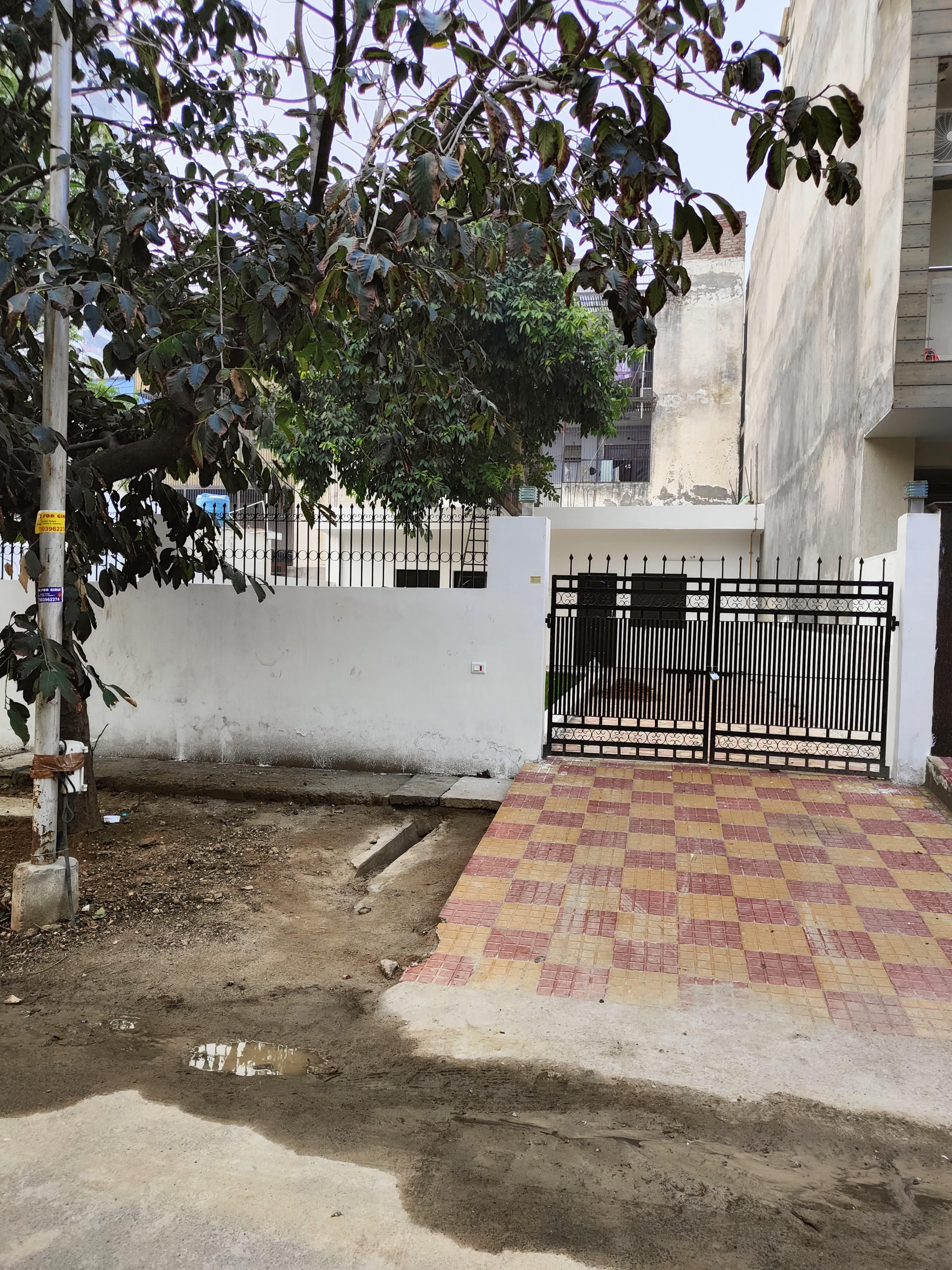 Plot for Sale in Sector 31, Noida