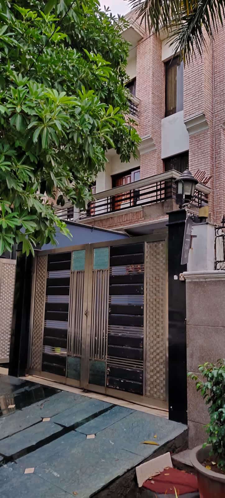 Elegant Designer Kothi for Sale in Posh Sector