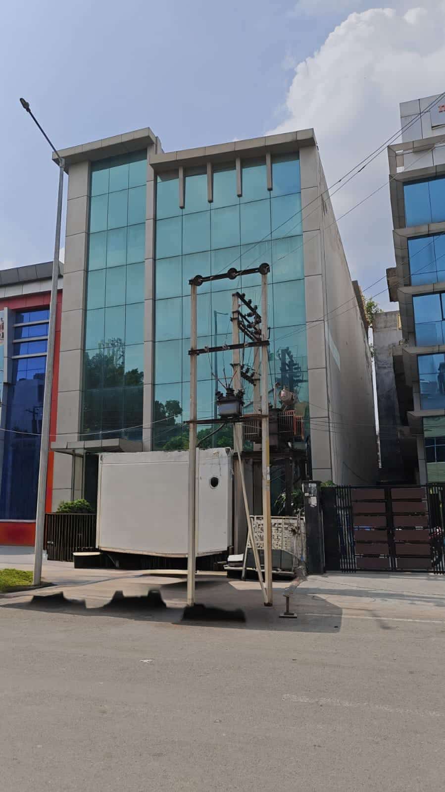 Building for Sale in Noida