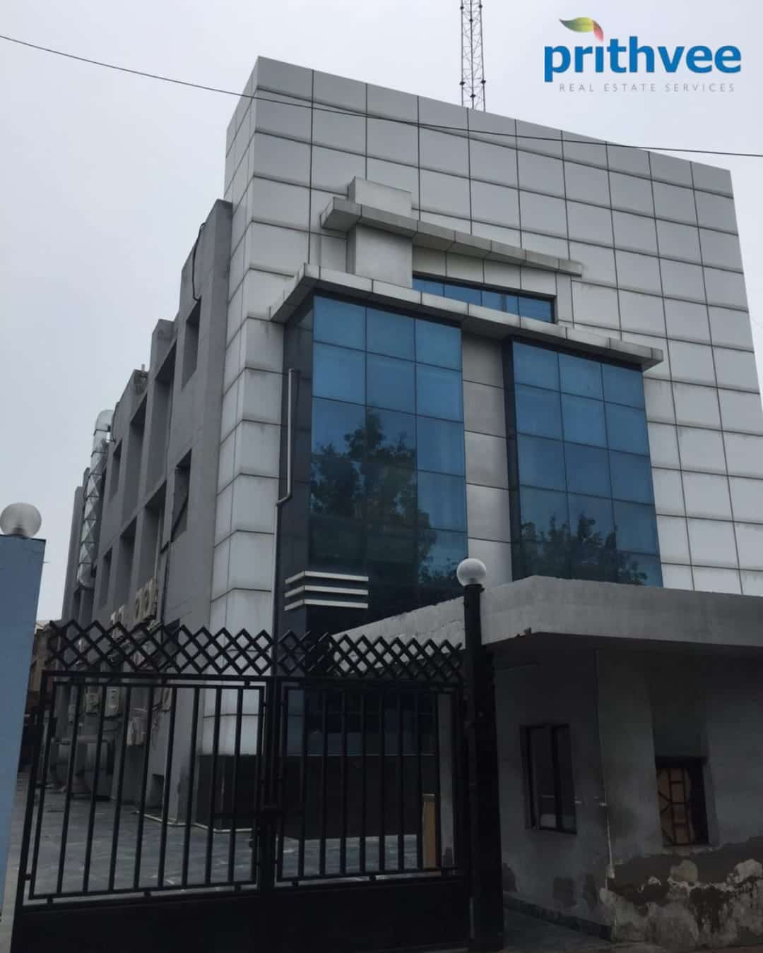 Industrial Building For Rent in Noida