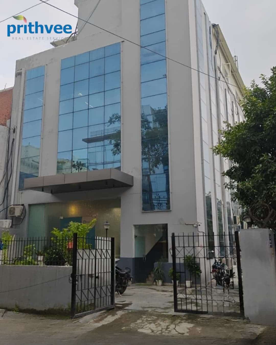 Office Building For Sale in Noida