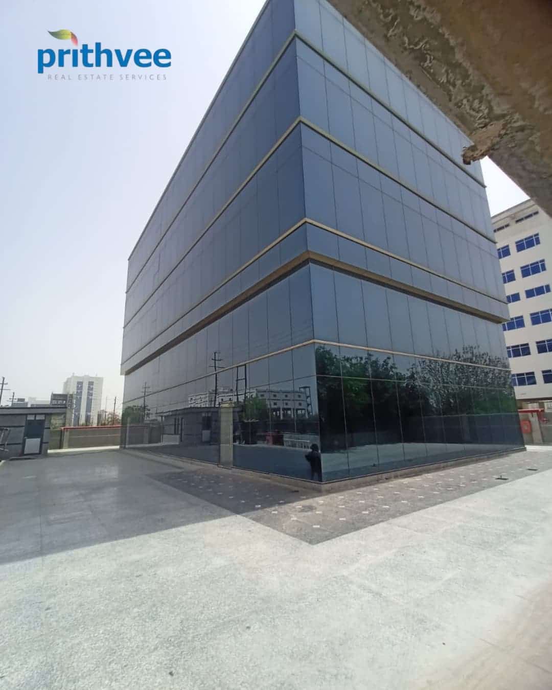 IT Commercial Building For Sale