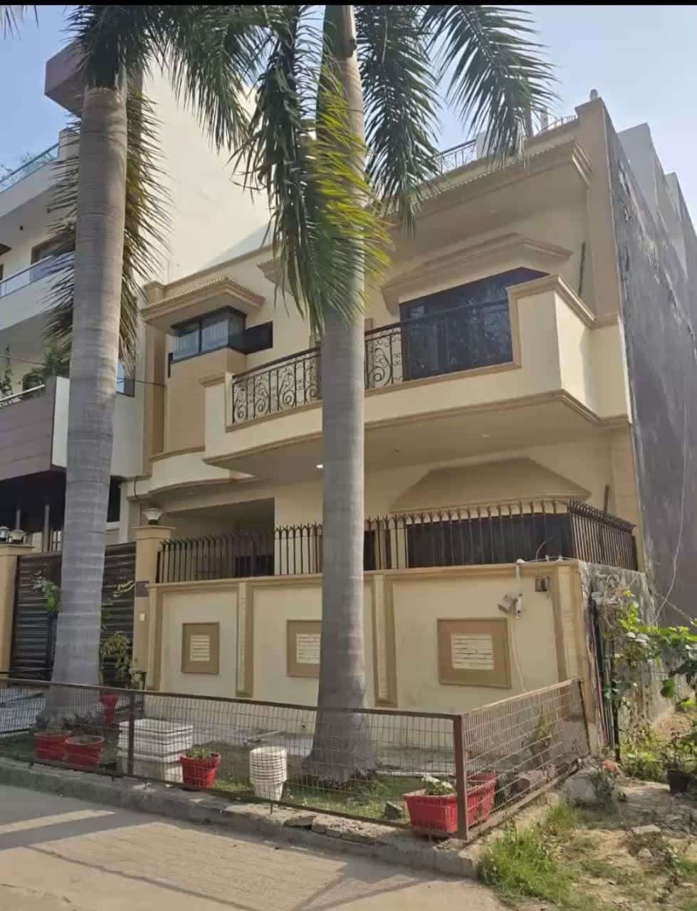 Kothi For Sale In Noida