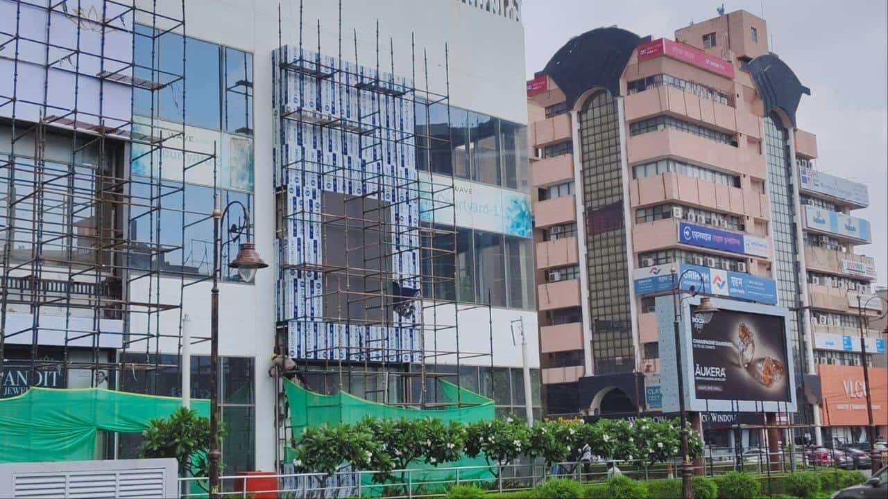 Commercial Building For Sale