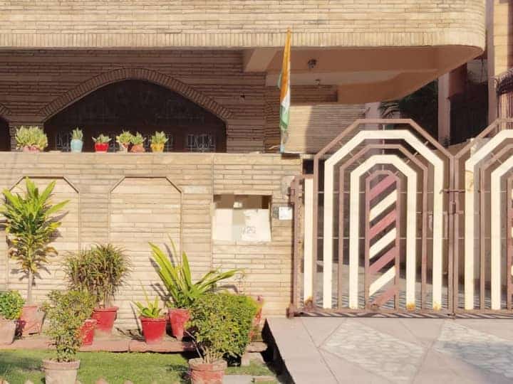 450 Sq. Mtr Plot for Sale in Noida