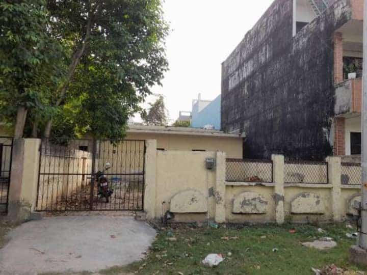 Premium Plot For Sale in Sector 40, Noida