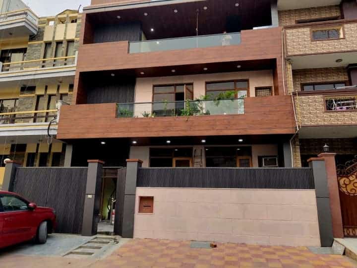 200 Sq. Mtr Kothi for Sale in Noida
