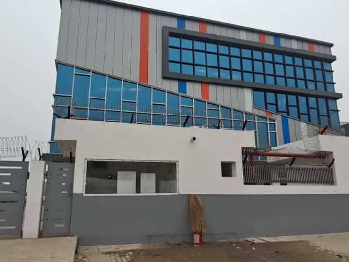 Independent Industrial Building for Lease