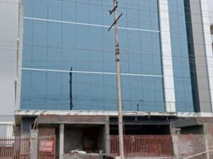 Pre leased Industrial Building for Sale – Sector 63, Noida