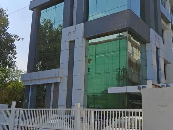 Industrial Building For Rent in Noida