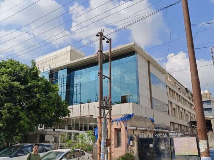Industrial Building for Rent in Noida
