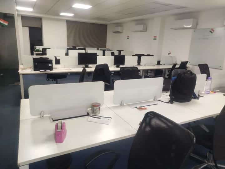 Commercial Office For Rent In Wave One