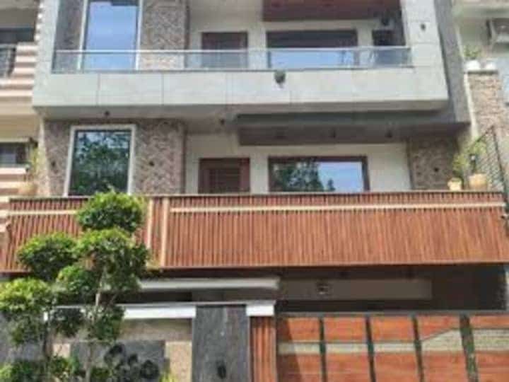Kothi For Sale In Noida