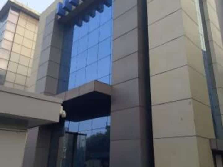 Industrial Building for Rent in Noida