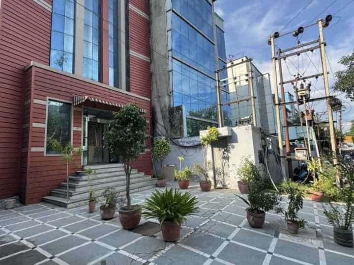 450 Sq. Mtr. Industrial Building For Sale
