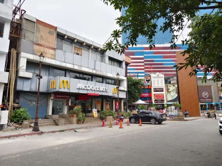 Pre leased Commercial Building for Sale in Noida