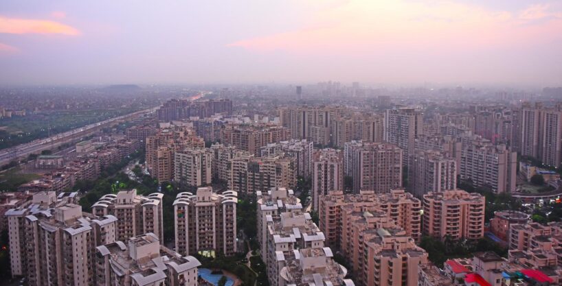 Top Reasons Why You Should Invest In Noida-Based Properties
